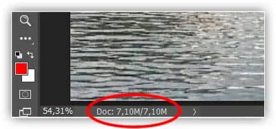 O tamanho do arquivo permanece o mesmo depois de adicionar a camada de ajuste de Níveis.