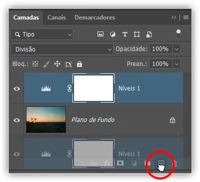 Arrastando a camada de ajuste para o ícone Nova Camada.
