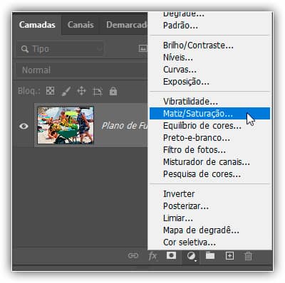 Escolhendo uma camada de ajuste Matiz/Saturação.