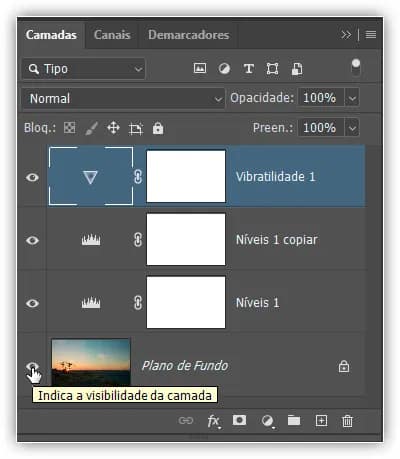 Novamente segurando Alt (Win) / Option (Mac) enquanto clica no ícone de visibilidade da camada Background.