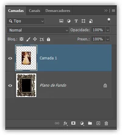 A segunda foto é colocada em sua própria camada acima da camada Plano de Fundo.