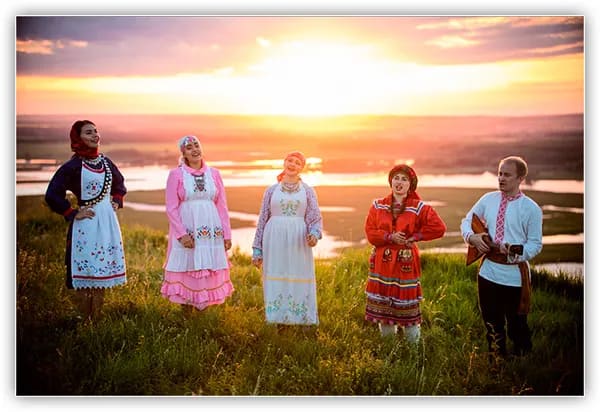 A saturação da cor voltou ao normal depois de alterar o modo de mesclagem da camada de ajuste de Curvas para Luminosidade.