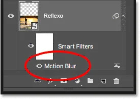 O painel Camadas mostrando o Filtro Inteligente de Desfoque de Movimento.