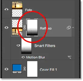 A máscara da camada "Reflexo" mostra o mesmo gradiente da máscara dos Filtros Inteligentes.