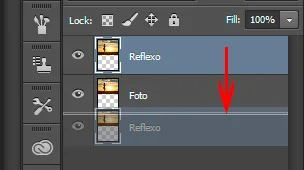 Arrastando a camada "Reflexo" abaixo da camada "Foto".