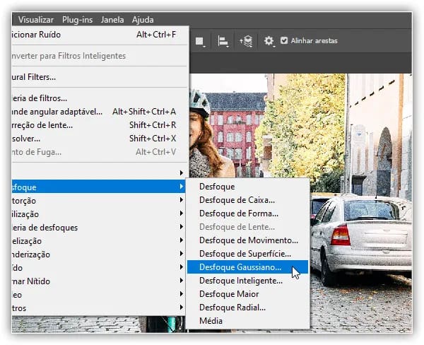 Vá em Filtro > Desfoque > Desfoque Gaussiano.