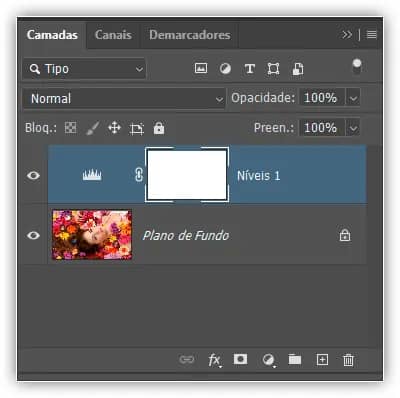 A miniatura da máscara está de volta, mas por escolha nossa, não do Photoshop.