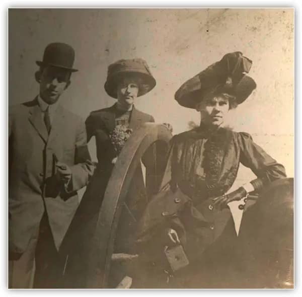 A imagem parece muito escura.