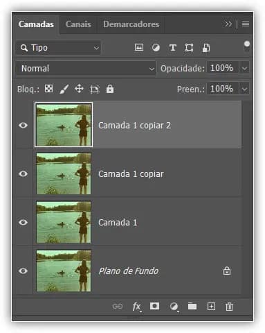 O painel Camadas mostrando quatro camadas no total.